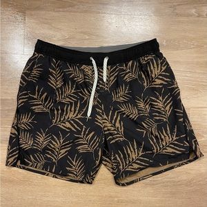 Men’s Vuori Lined Trail Shorts XL printed black